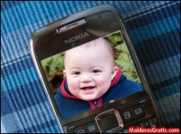 Foto na tela de um celular