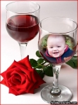 Taça de vinho e rosa